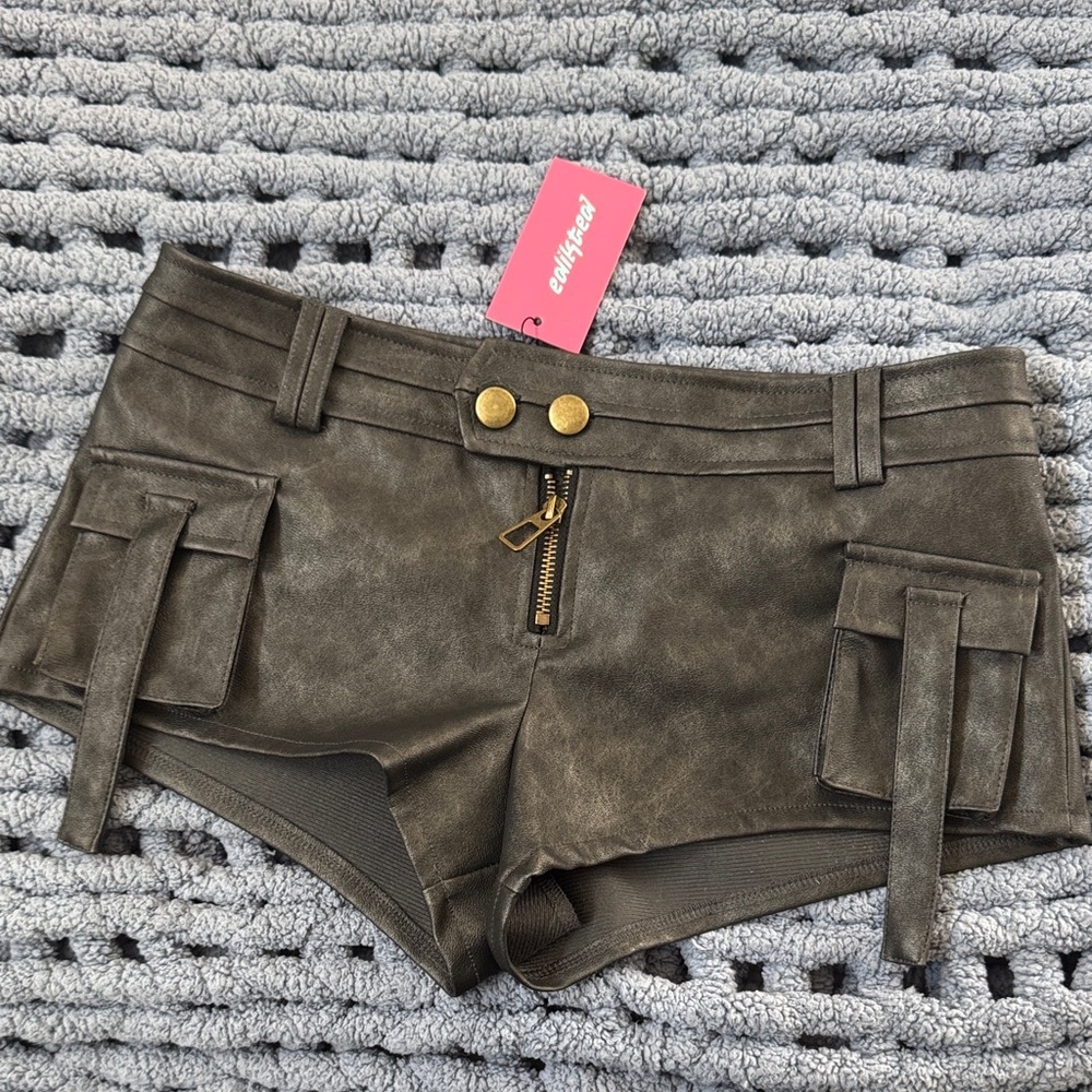 NWT Edikted Women's Black Washed Micro Cargo Shorts